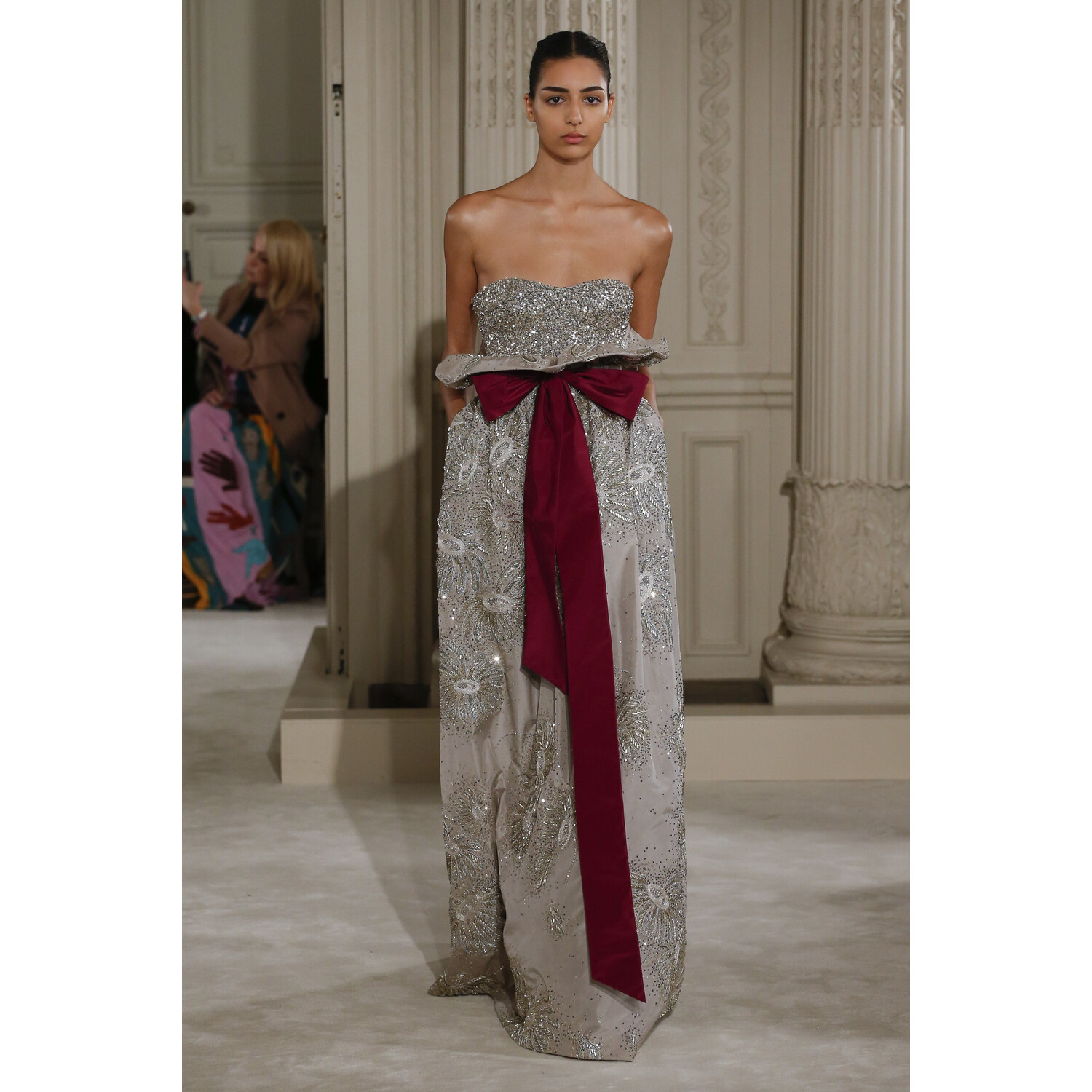 Фото Valentino Spring 2018 Haute Couture Paris PFW коллекция 2018 Валентино от-кутюр лето 2018 неделя высокой моды в Париже Mainstyles